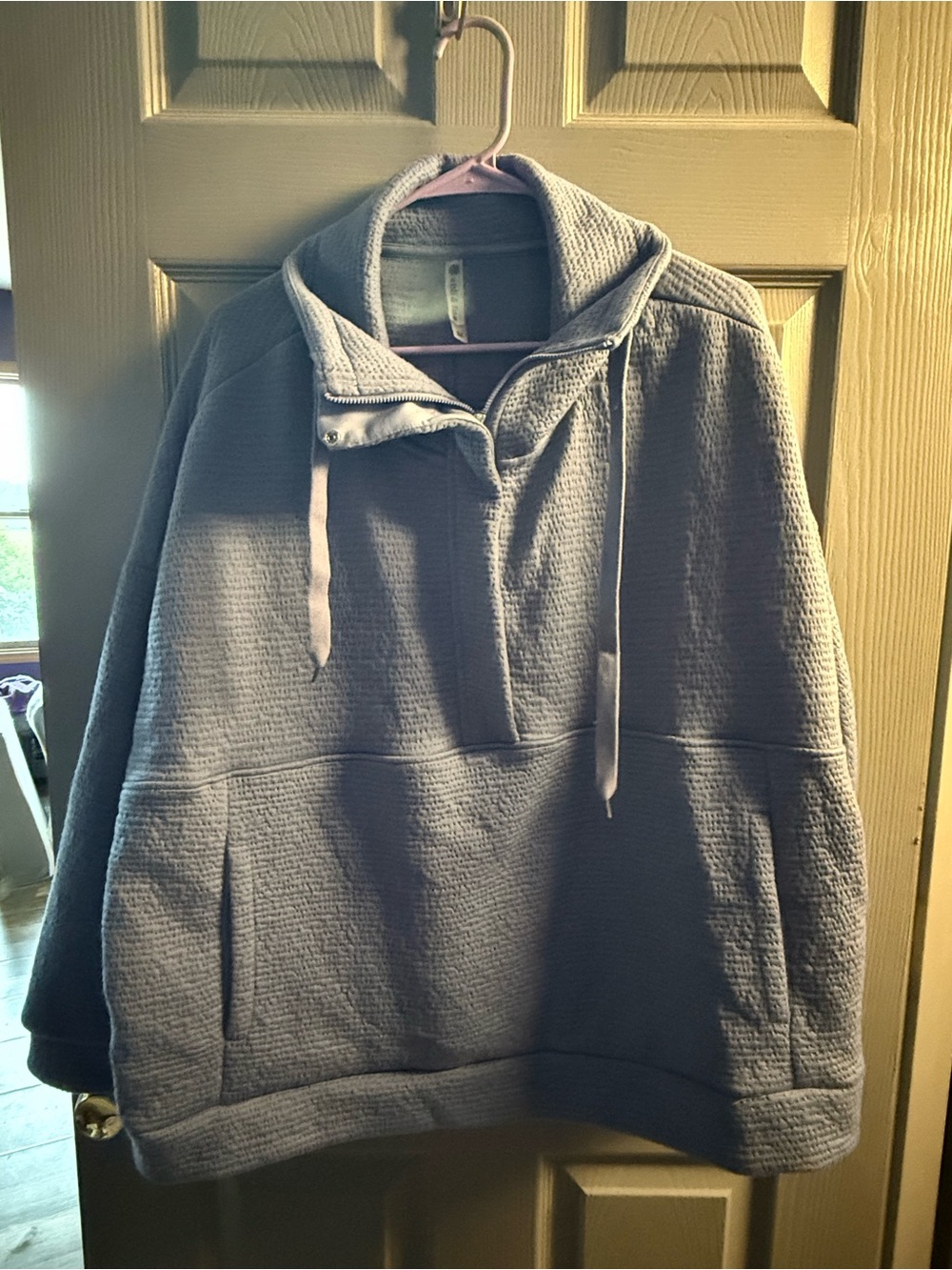 Men's Quilted Pullover Hoodie in Light Gray